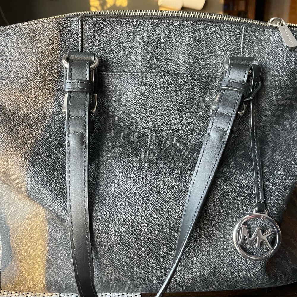 Large Mk Handbag- Good Condition - image 1